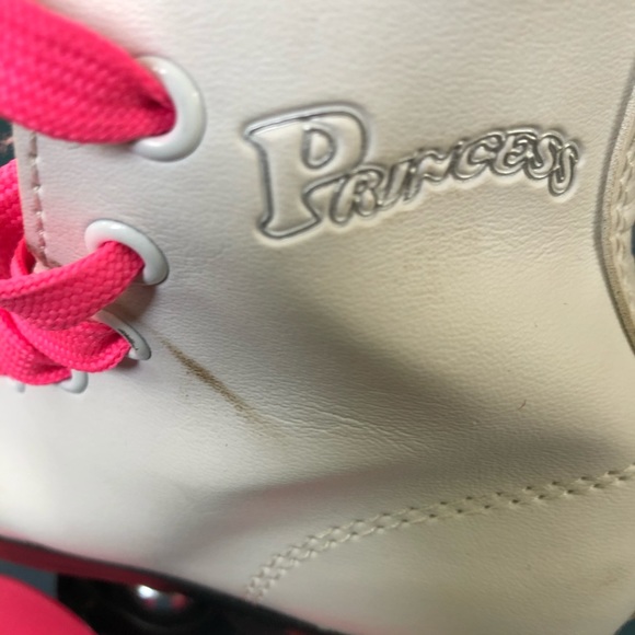 Girls Skates - Picture 3 of 12